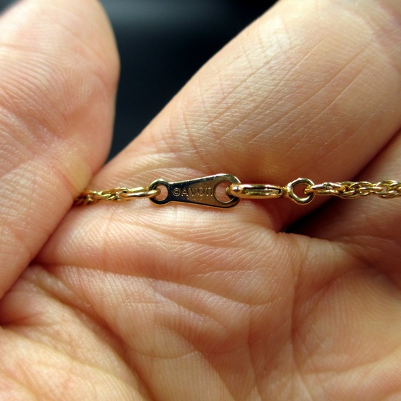 Gold Tone Avon M #1 Star Stylish Pendant Necklace - Picture 7 of 8